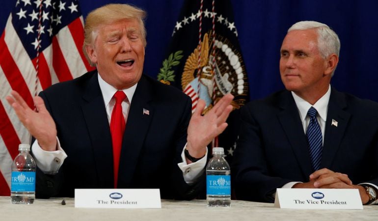 El presidente de EEUU, Donald Trump, junto a su vicepresidente, Mike Pence.