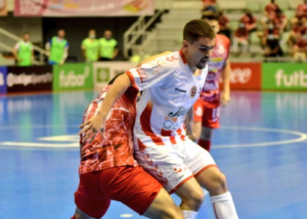 Mellado durante el último derbi contra ElPozo Murcia