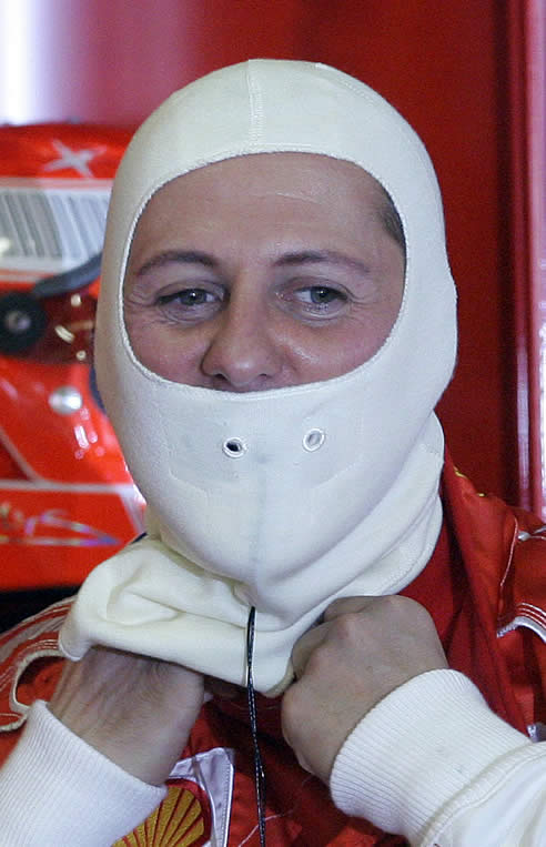 Michael Schumacher en los entrenamientos de hoy en el Circuito de Cataluña