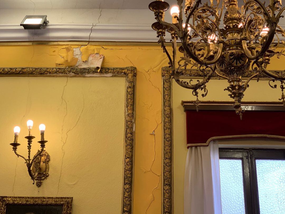 Grietas en el Salón de Plenos del Ayto. Guadalajara
