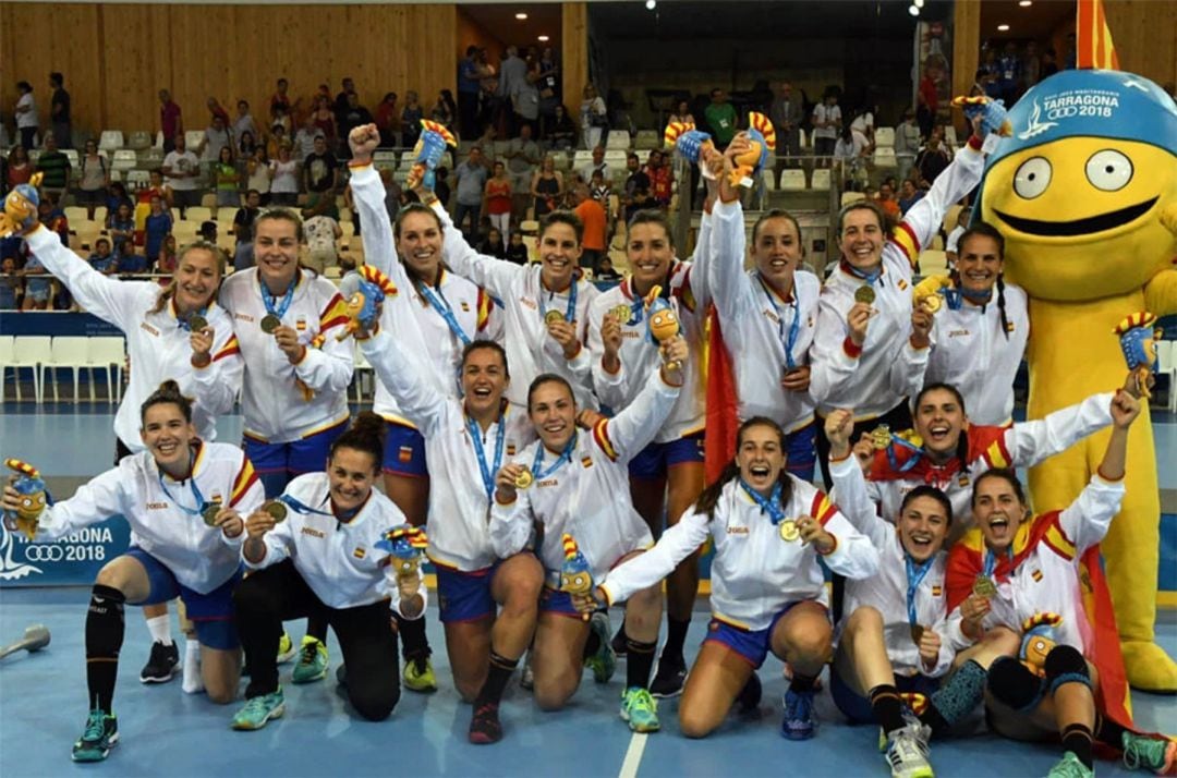 María Prieto O´Mullony con la selección española de balonmano, oro en los pasados Juegos Mediterráneos