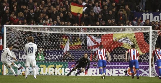 GALERÍA | Las mejores imágenes del derbi del Calderón.