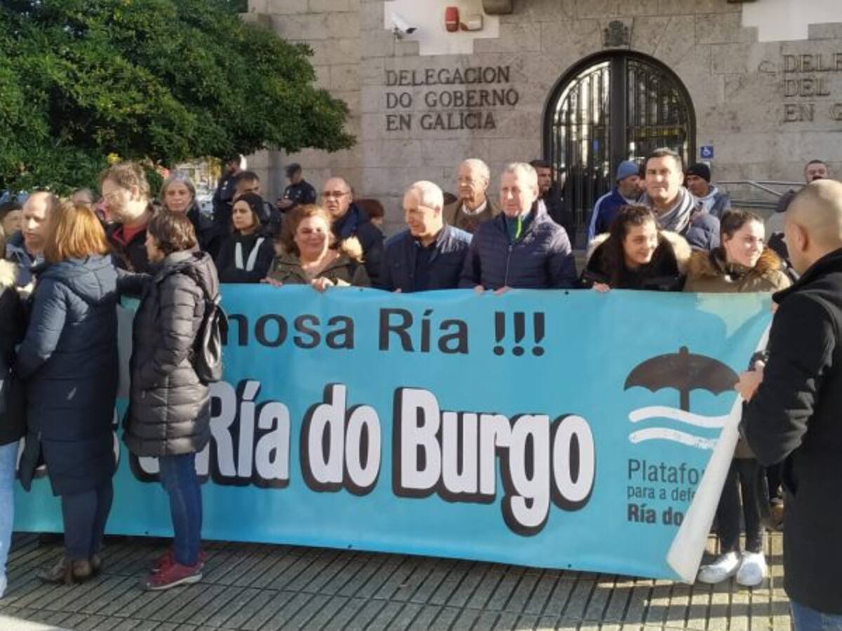 Los mariscadores vuelven a la calle para reclamar el dragado de la ría de A Coruña