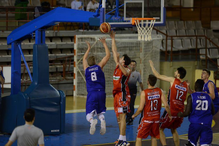 León trabaja para teneru equipo en Leb Plata en la temporada 2018-2019