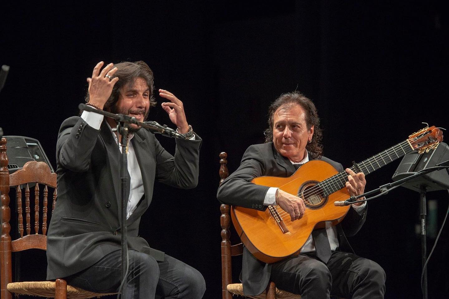 El cantaor Antonio Reyes acompañado al toque por Antonio Carrión en el festival de 2020.