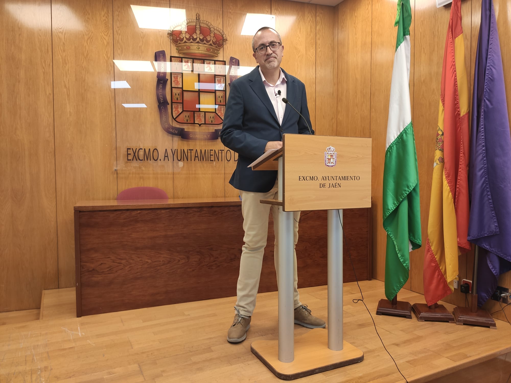 El portavoz del grupo municipal del PP de Jaén capital, Manuel Bonilla, durante una rueda de prensa