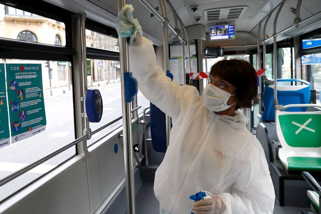 La pandemia de coronavirus ha causado la muerte de 13 personas en Euskadi en las últimas 24 horas, con lo que el número de fallecidos se eleva a 133, mientras que los contagios llegan a 2.728, 307 más que ayer lunes