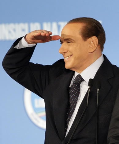 El primer ministro italiano, Silvio Berlusconi, junto a su ministro de Justicia, Alfano