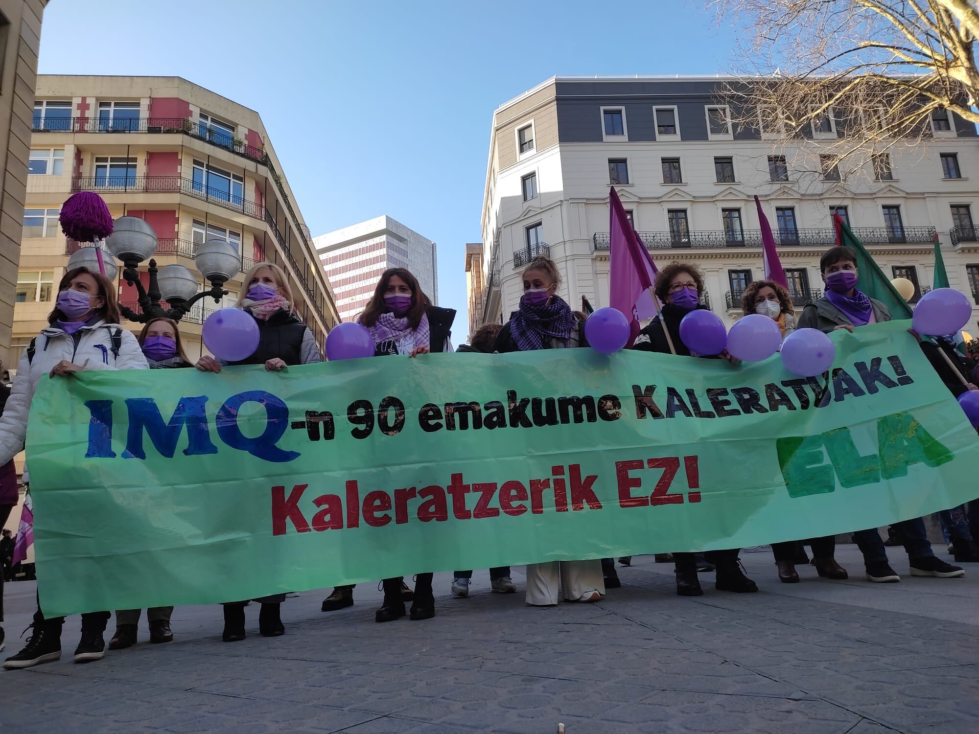 Mujeres de la limpieza se manifiestan contra la brecha salarial y el despido de 90 trabajadoras