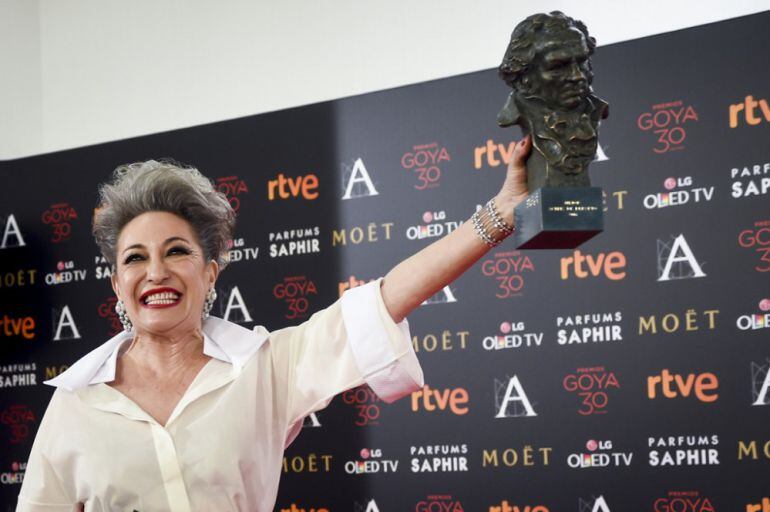 Luisa Gavasa, ganadora del Premio Goya a la mejor interpretación femenina de reparto por &quot;La Novia&quot; 