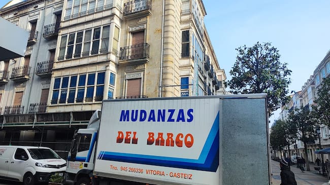 El conflicto en el edificio de Dato 20 se ha desbloqueado