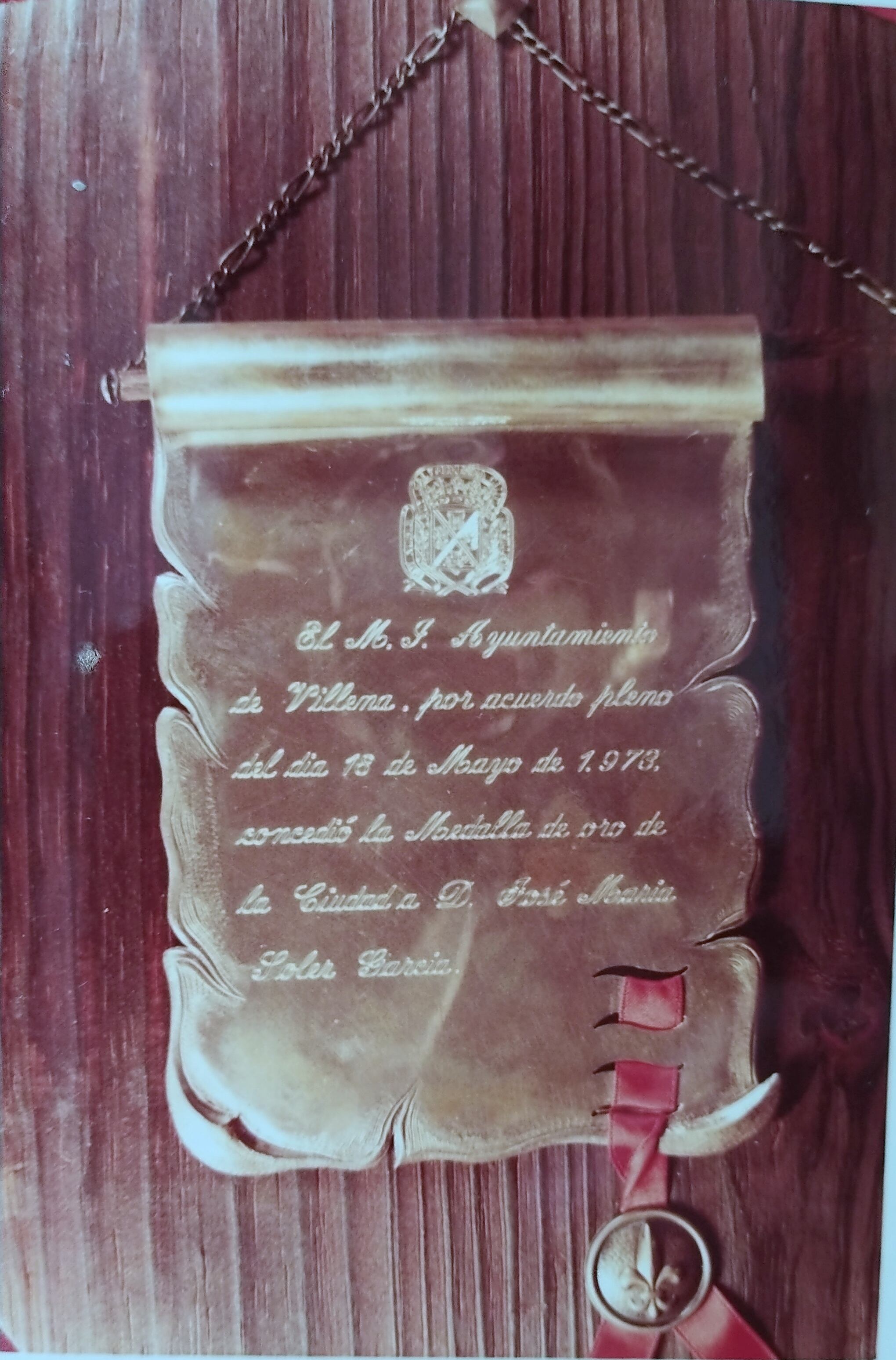 Fotografía de la placa