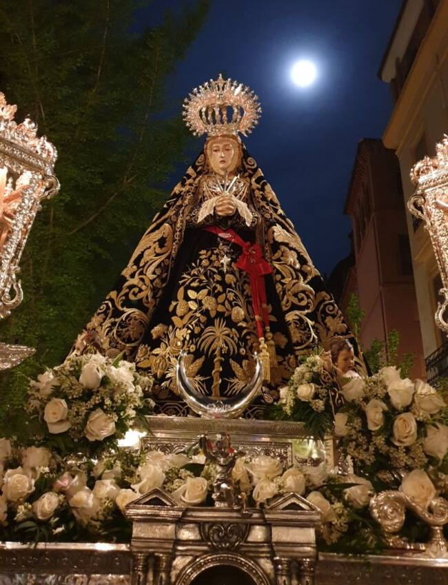 La Virgen de la Soledad de San Jerónimo en el Viernes Santo de Granada