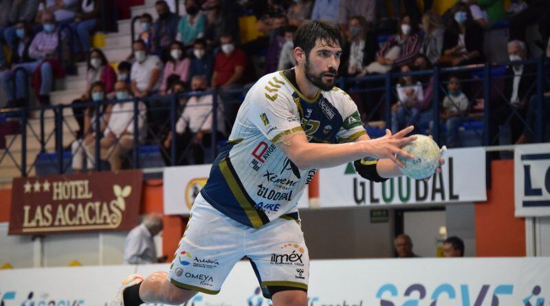 El pivote Javi García, jugará la próxima temporada en el Trops Málaga de balonmano