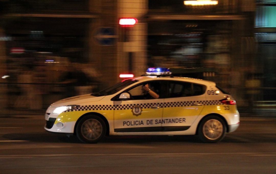 Archivo - Coche de la Policía Local de Santander