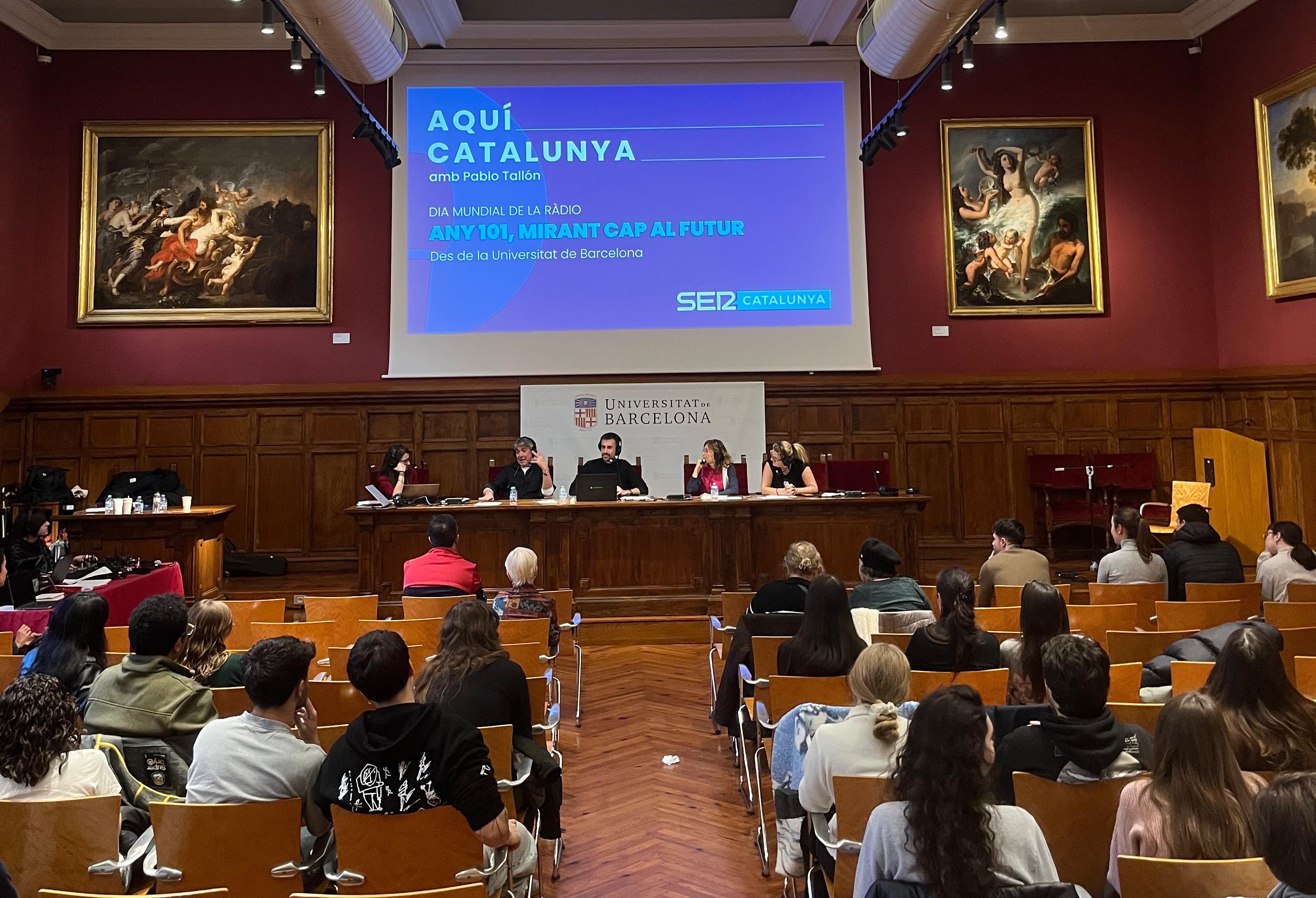 L&#039;equip de l&#039;Aquí Catalunya a l&#039;Aula Magna de la Universitat de Barcelona