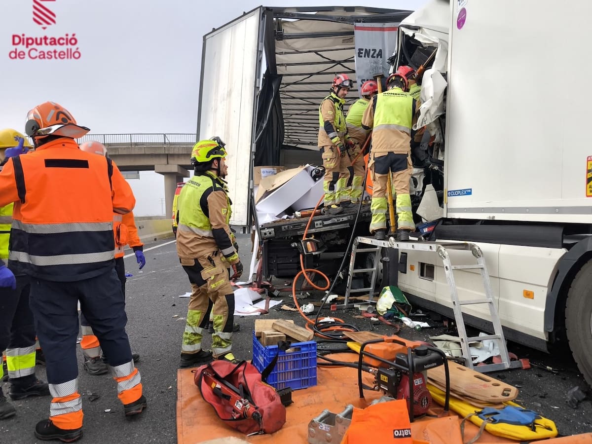 Cuatro accidentes en la AP-7 a la altura de Moncofa dejan diez heridos: El tráfico ha sido restablecido