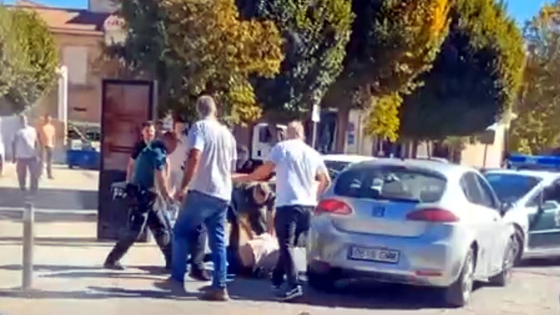 Momento de la detención por parte de los agentes