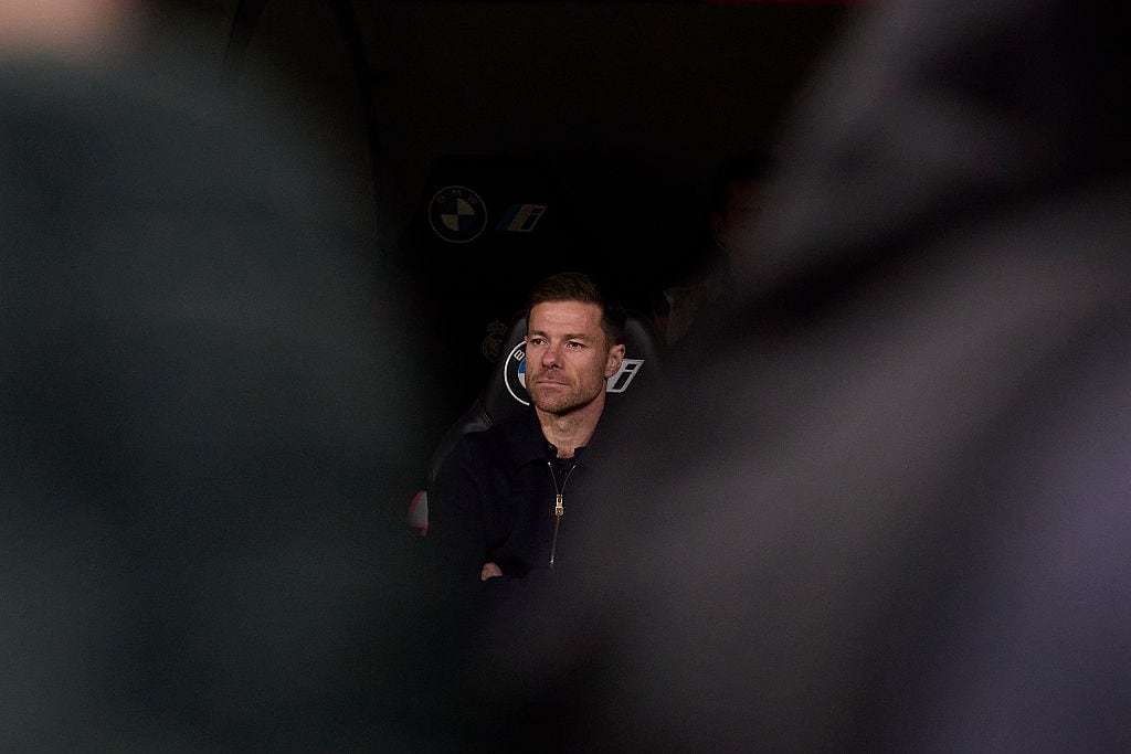 Xabi Alonso, en el banquillo del Bernabéu. (Federico Titone/SOPA Images/LightRocket via Getty Images)