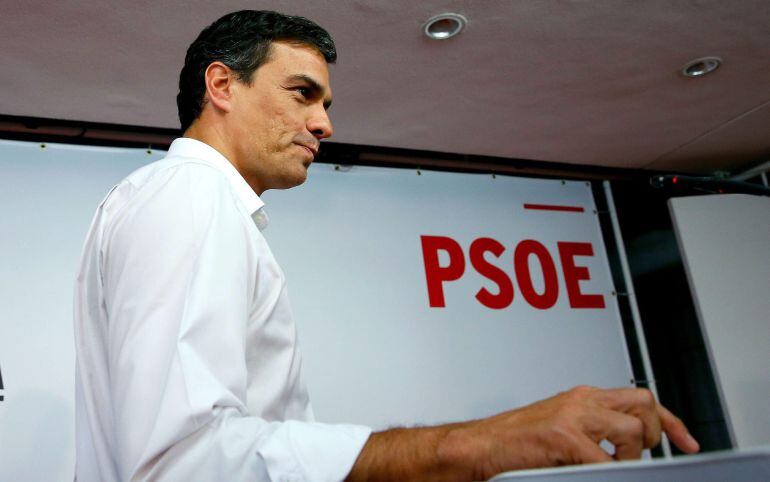 El secretariogeneral del PSOE, Pedro Sánchez, comparece en la sede federal para comentar los resultados electorales.