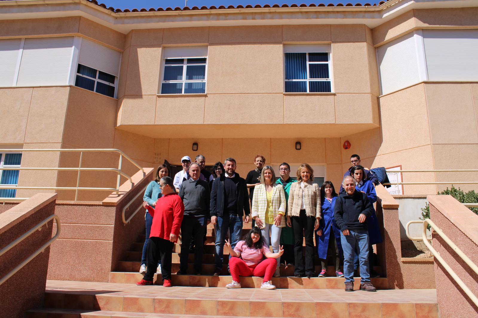 Momento de la visita a Asprona