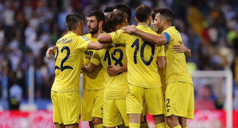 Los jugadores del Villarreal celebran el primer y único gol del equipo castellonense
