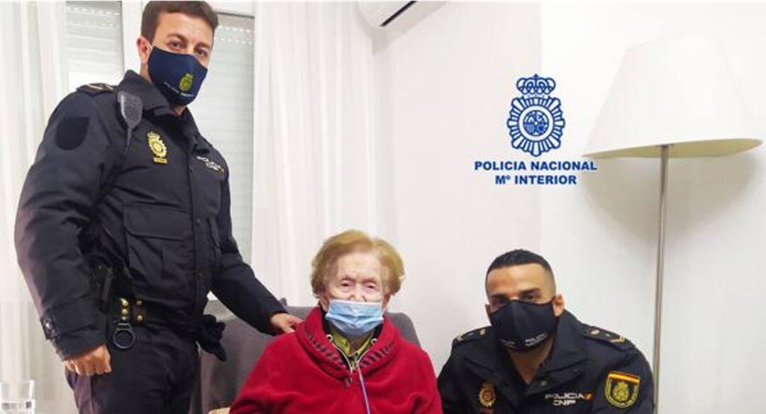 Álvaro y José junto con Antonia