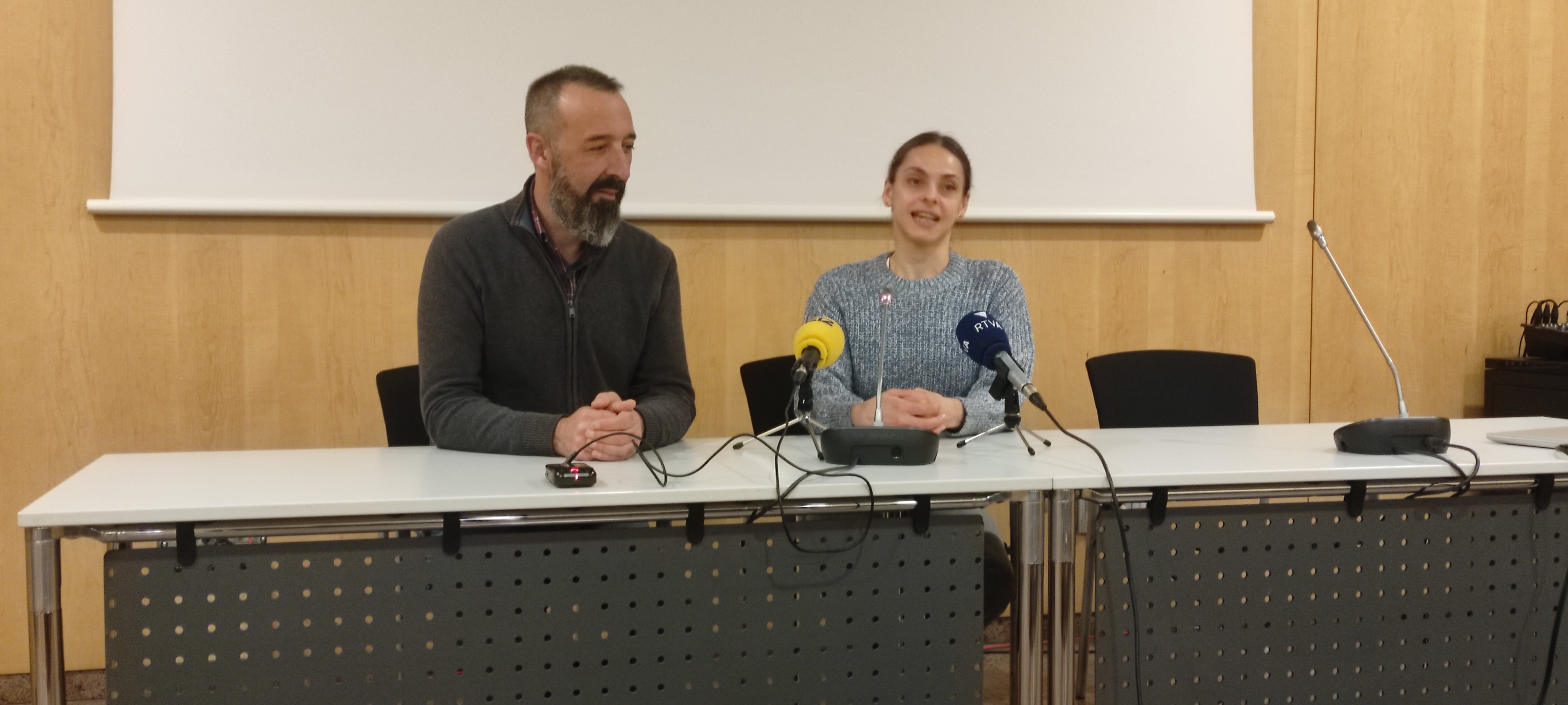 Presentació del Trencanous de l&#039;Interational Ballet Company a càrrec de la directora artítica i primera ballarina, Cristina Terentiev, i del mànager de la formació, Lucky.