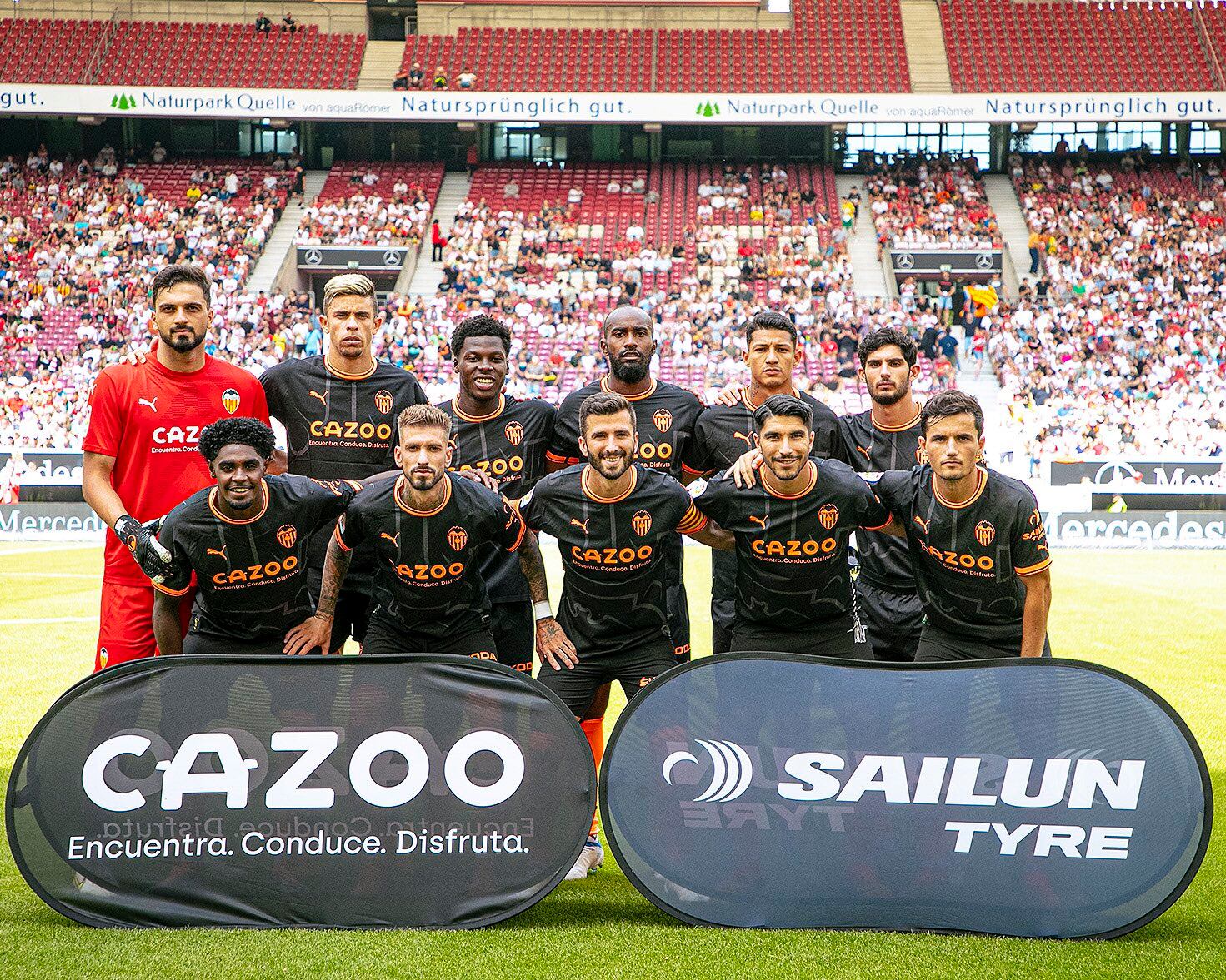 Once del Valencia ante el Stuttgart.