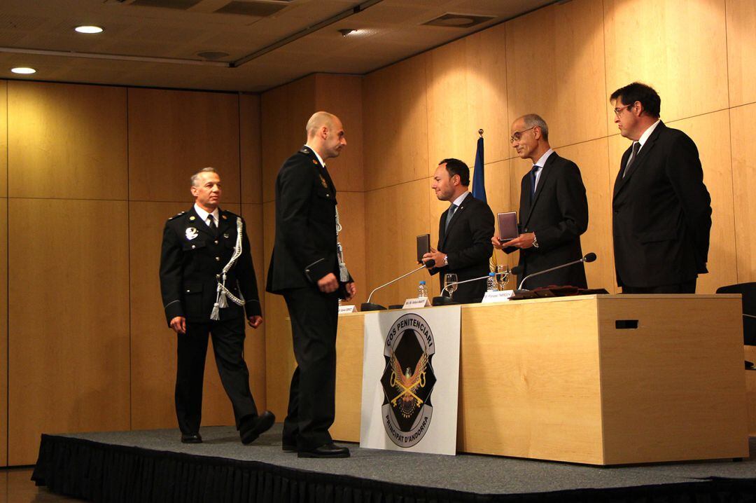 Acte de reconeixement a alguns dels agents penitenciaris en la Diada dde la seva patrona celebrada aquest dilluns