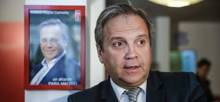 GRA011 MADRID, 06/04/2015.- El candidato del PSOE al Ayuntamiento de Madrid, Antonio Miguel Carmona, explicó esta mañana su proyecto de reforma de la Agencia para el Empleo. EFE/Emilio Naranjo