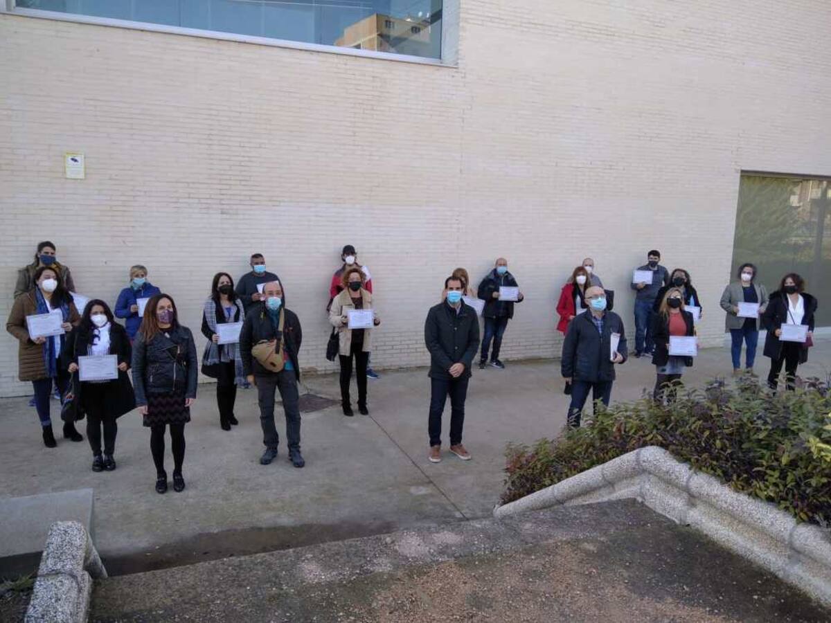 El taller de empleo Entabán forma a 18 alumnos en asistencia sociosanitaria y albañilería