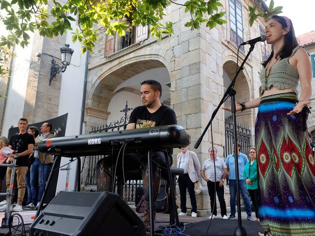 ORTIGUEIERA (GALICIA), 09/07/2023.- Acto inaugural del festival Mundo Celta de Ortigueira que espera una semana de intercambio cultural con las músicas y cultura del mundo celta y que prevé llevar a la pequeña villa de Ortegal unas 80.000 personas. EFE/ Kiko Delgado