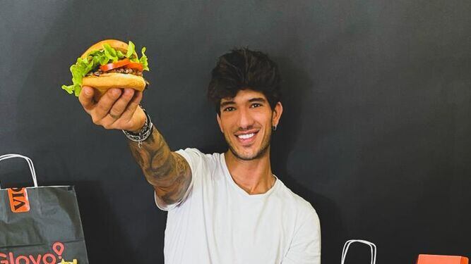 Aleix Puig, en una foto de promoción de su &#039;delivery&#039; de hamburguesas, &#039;Vicio&#039;.