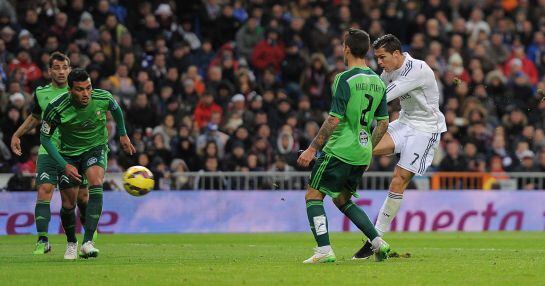 Critiano tira a puerta en su segundo gol al Celta