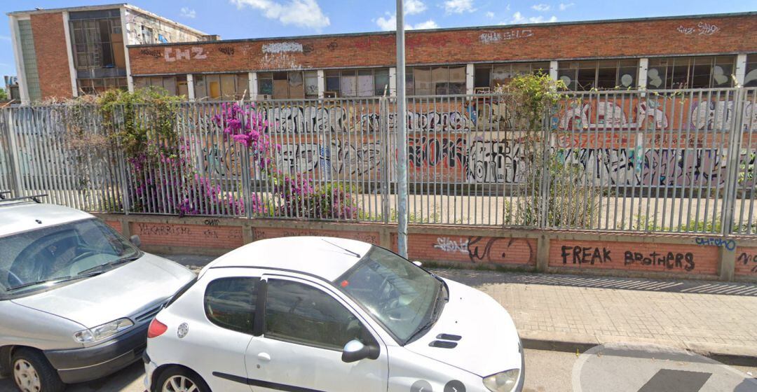 Imatge de la nau industrial de l'Hospitalet que ha estat desallotjada