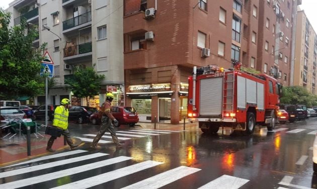 La gota fría deja más de 164 litros en Almenara, récord en 18 años, coches atrapados y más de 540 emergencias.