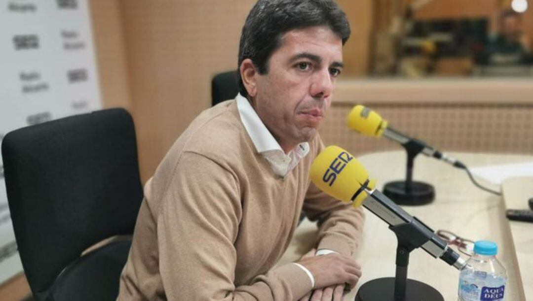 El presidente de la Diputación de Alicante, Carlos Mazón, en los estudios de Radio Alicante