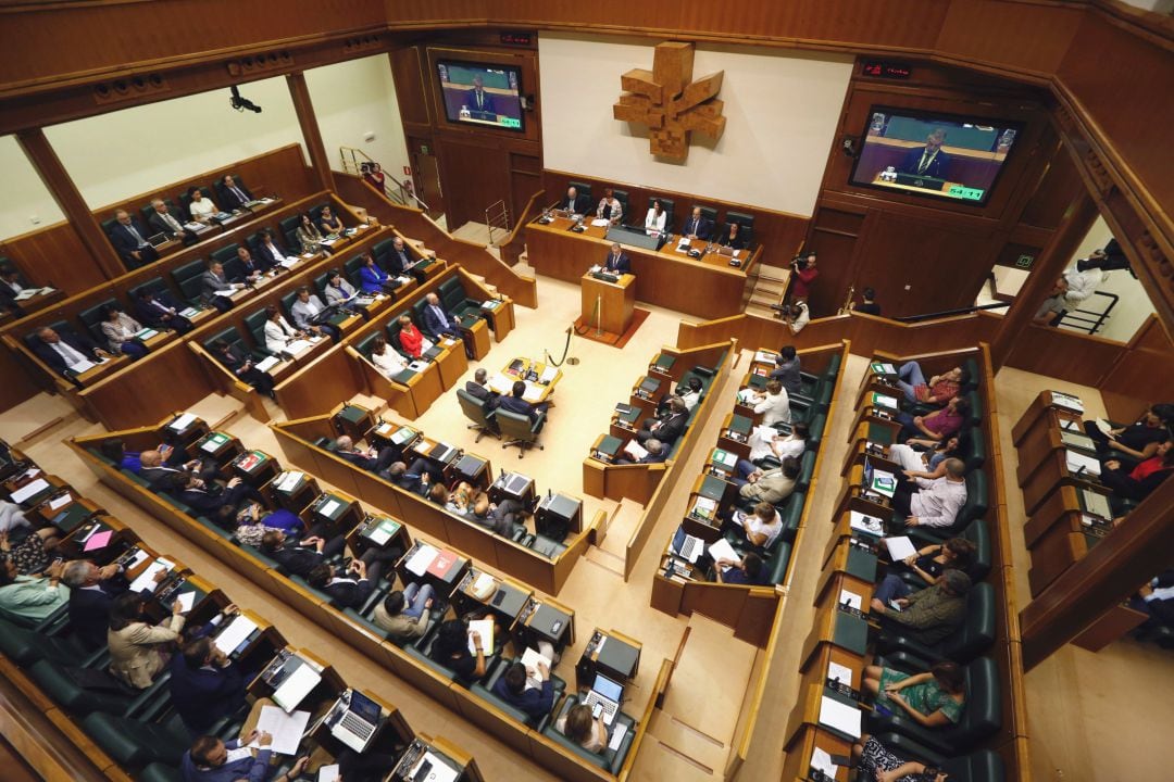 Parlamento vasco en un pleno