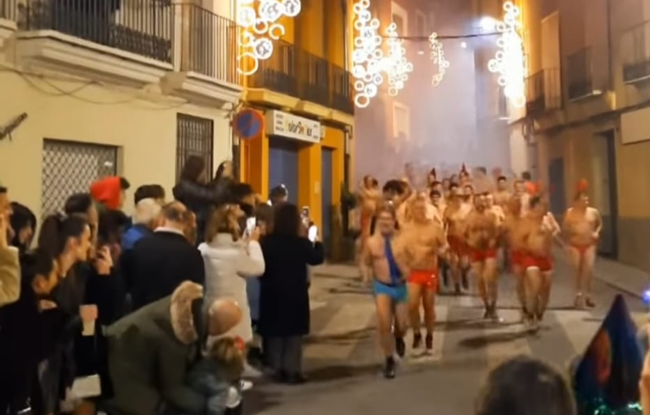 Imagen de las vueltas a la plaza