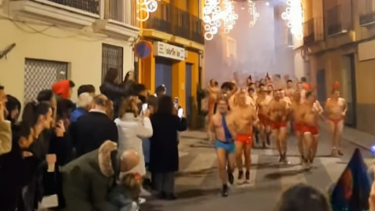 La Font de la Figuera celebra 50 años de la icónica Carrera en Calçotets esta Nochevieja