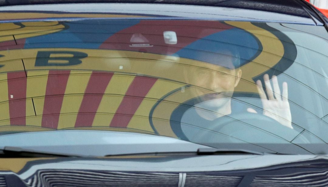 Valverde, saliendo de la Ciudad Deportiva Joan Gamper. 