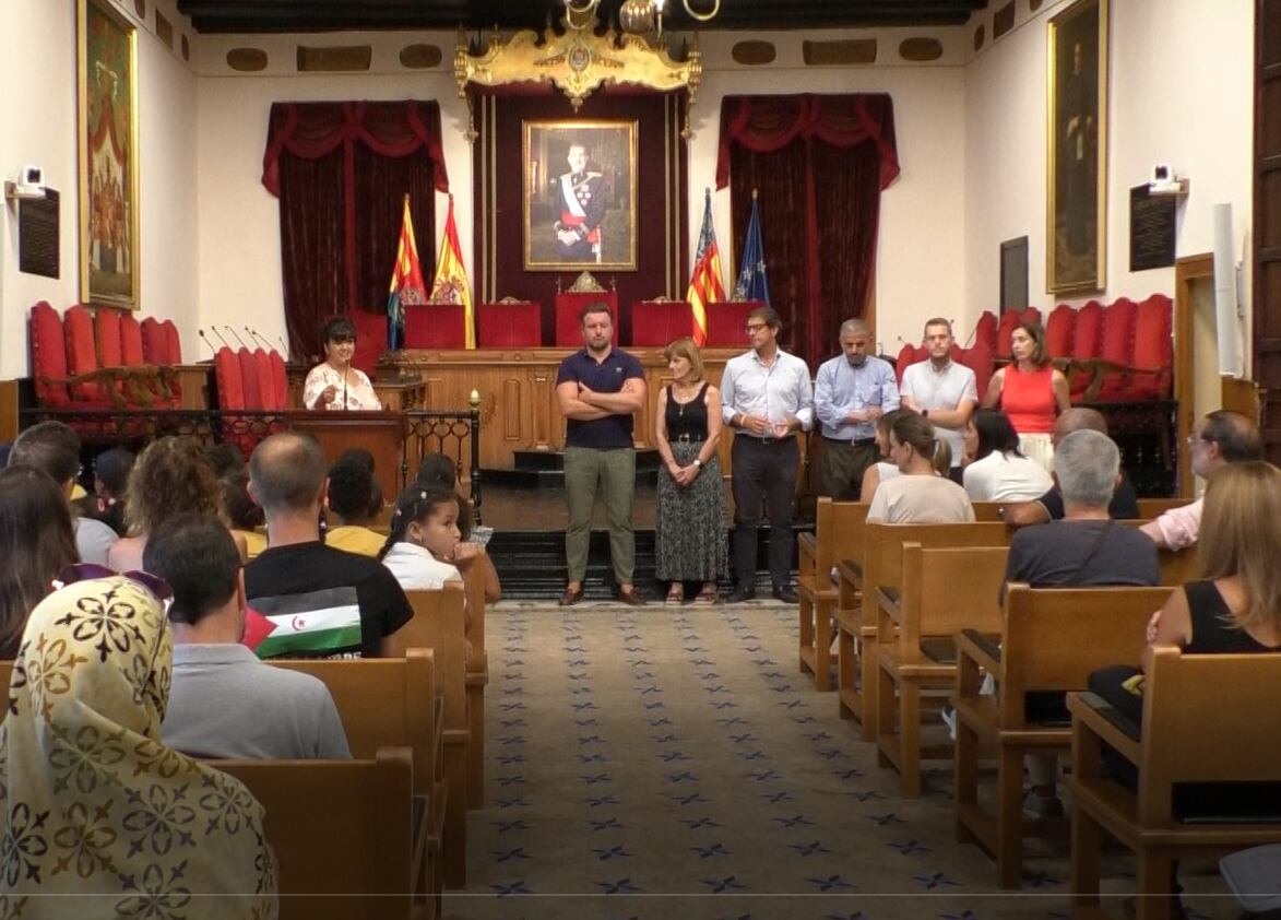 Recepción en el ayuntamiento de Elche de niños y niñas saharauis
