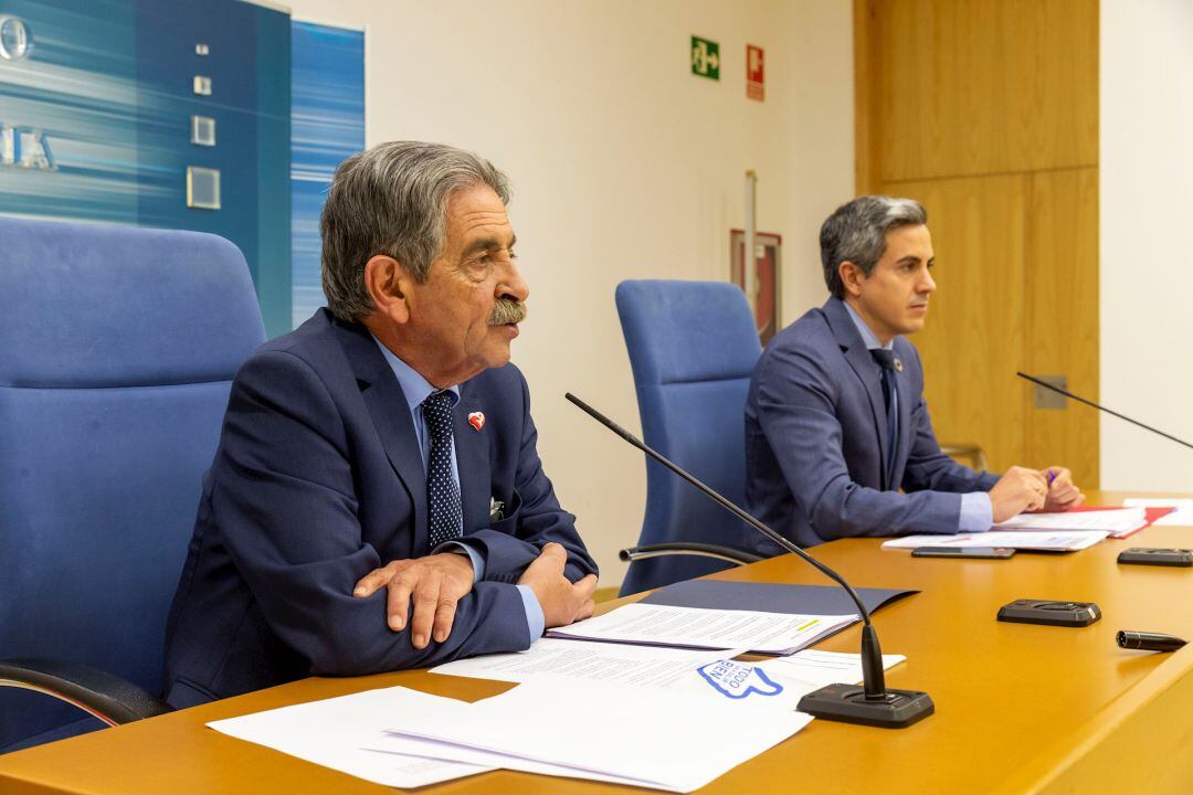 Miguel Ángel Revilla, presidente de Cantabria y Pablo Zuloaga, vicepresidente y consejero