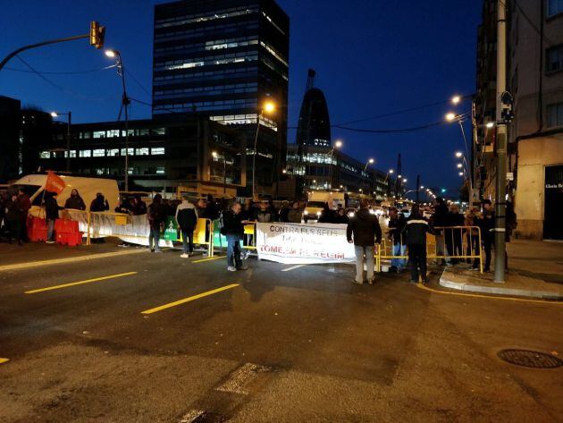 Los CDR cortan la Gran Via de Barcelona a la altura de Glòries