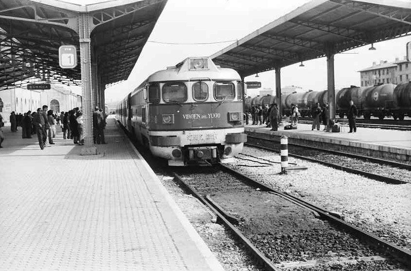 El último Talgo en la estación de ferrocarril de Cuenca, 1980.
