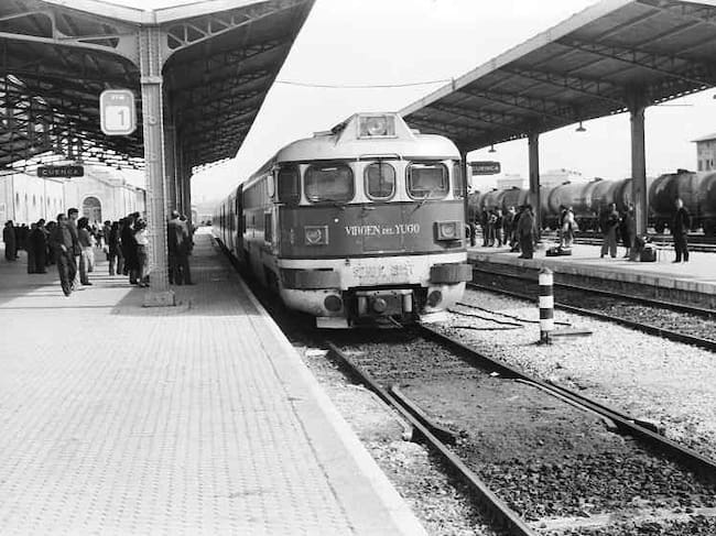 El último Talgo en la estación de ferrocarril de Cuenca, 1980.