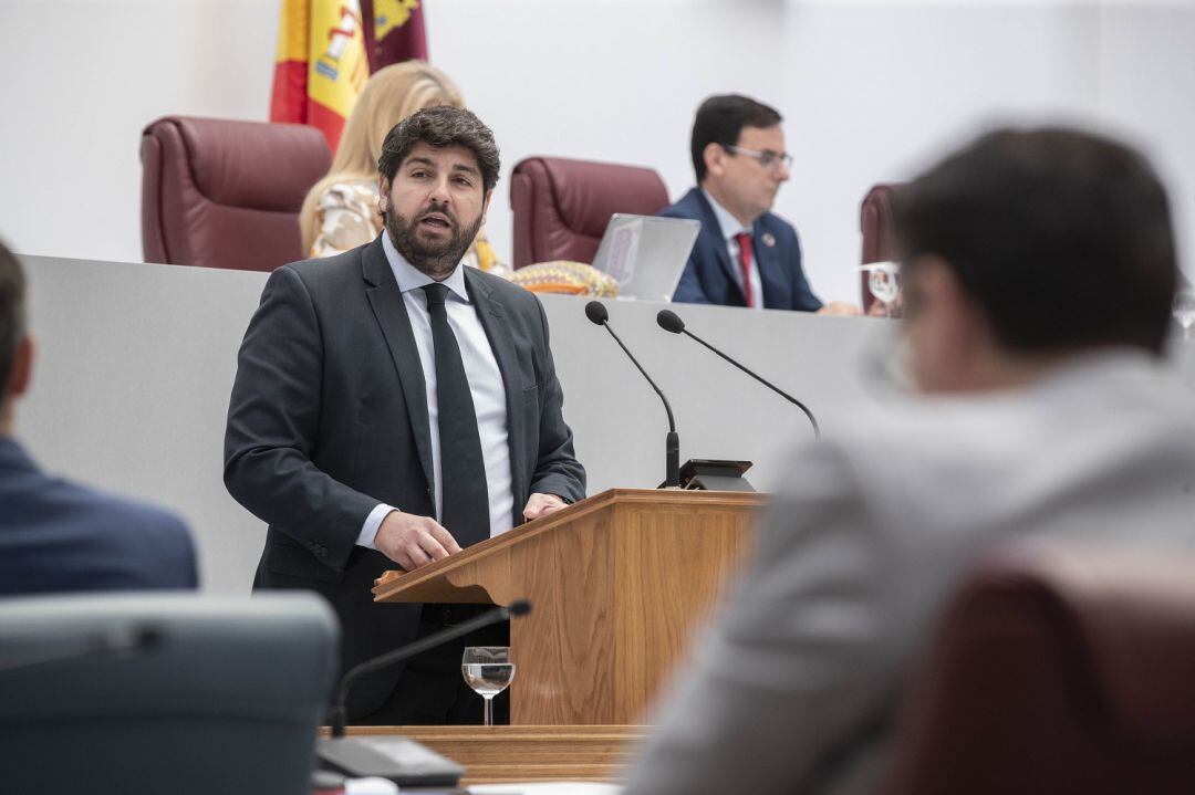 El presidente del Gobierno regional, Fernando López Miras, durante su intervención en la Asamblea