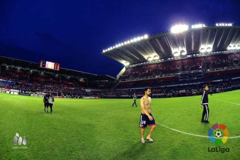 Paso atrás de Osasuna en sus opciones de playoff con la derrota ante el Huesca en la despedida de la liga regular en El Sadar 