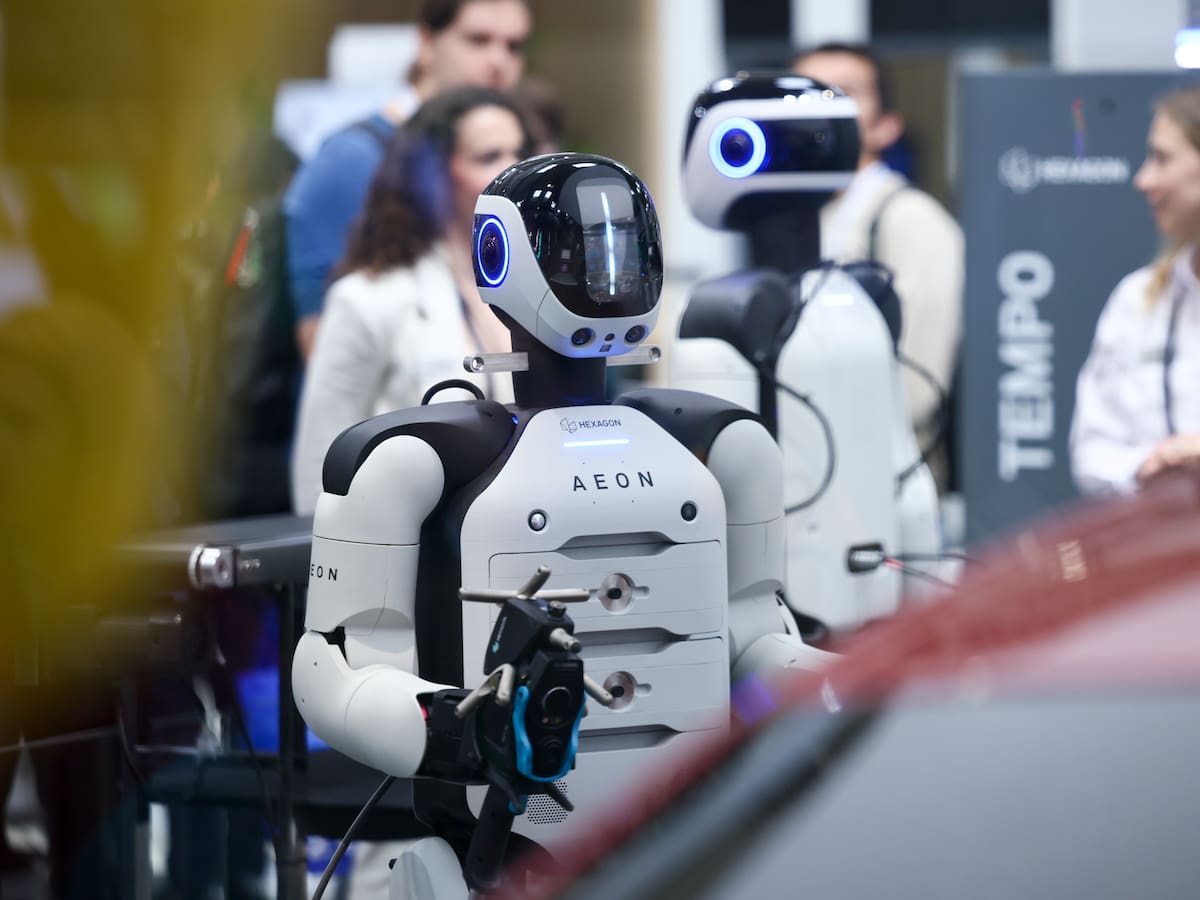 Román Orús: "En unos años nos parecerá increíble el mundo como es hoy, tendremos robots humanoides en casa"